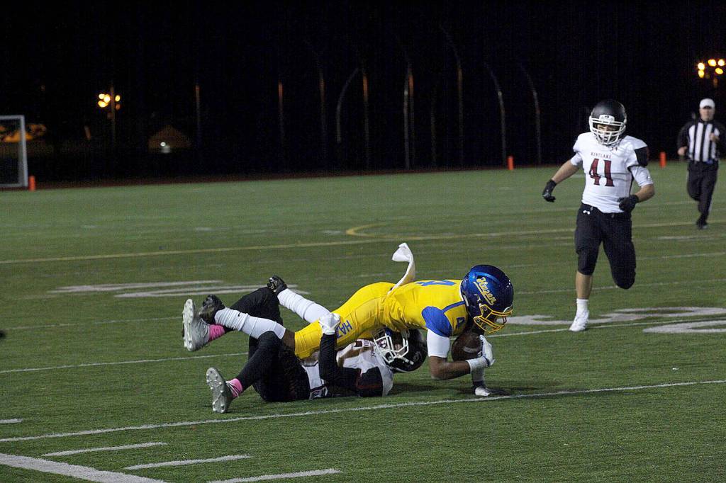 Hazen defeats Kentlake football