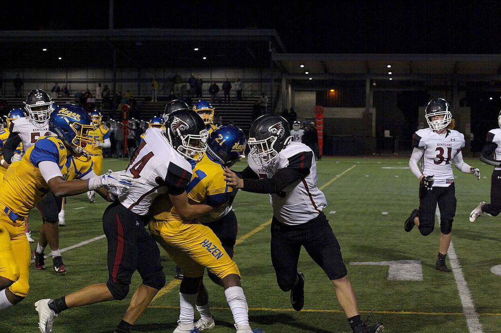 Hazen defeats Kentlake football