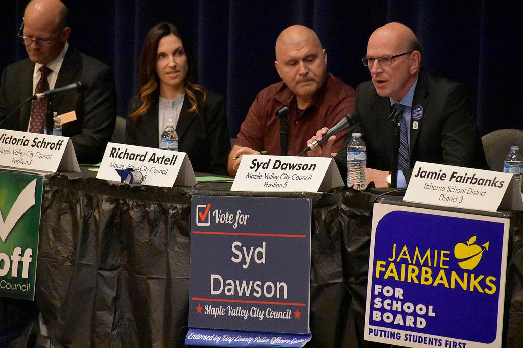 Photo by Haley Ausbun. Position 3 candidates Les Burberry and Victoria Schroff and position 5 candidates Richard Axtell and Syd Dawson.