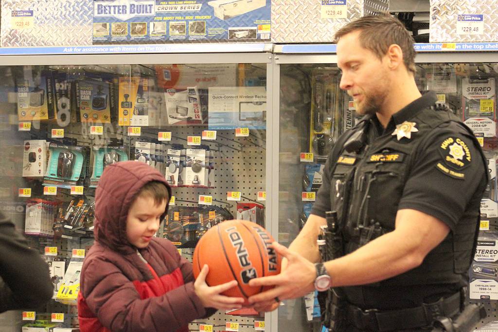 Covington Walmart flooded with kids, police and Santa’s Elves