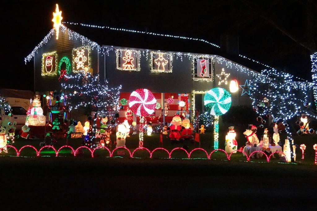 Covington holiday light show benefits Black Diamond Food Bank