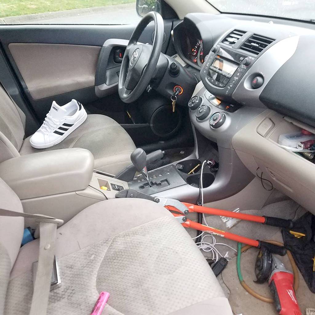 Suspect leaves shoe behind at scene of crime