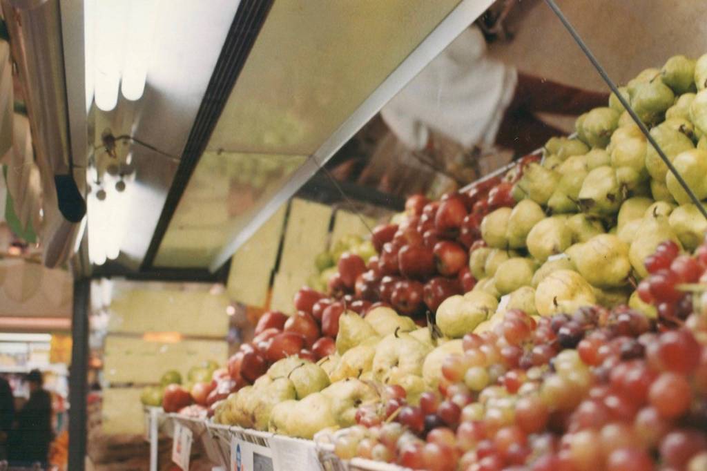 Fred Meyer limits number of customers in store at one time