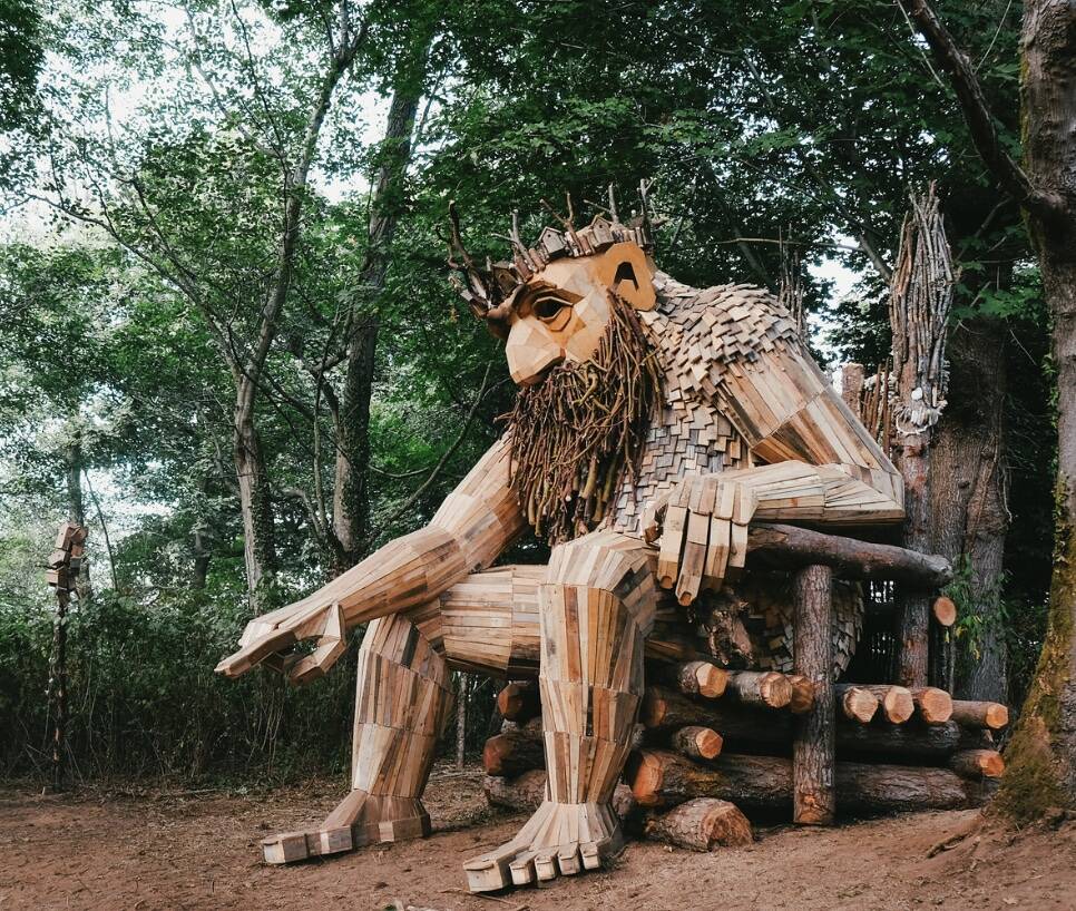 Oscar the Bird King on Vashon Island. (Photo courtesy of vectorbug)