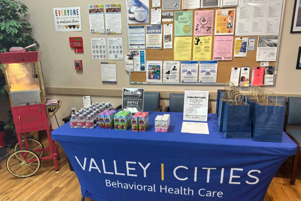 New and returning Valley Cities clients in Enumclaw participated in a special series of events and activities to promote a healthy start to 2025 in early January. Photos courtesy of Valley Cities.