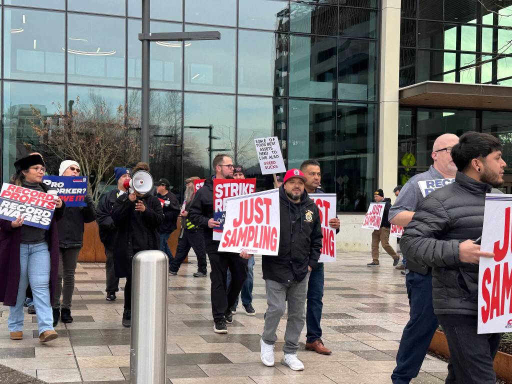Members of the Costco Teamsters union rally outside Costcos Issaquah headquarters, Jan. 23, 2025. (Grace Gorenflo/Valley Record)