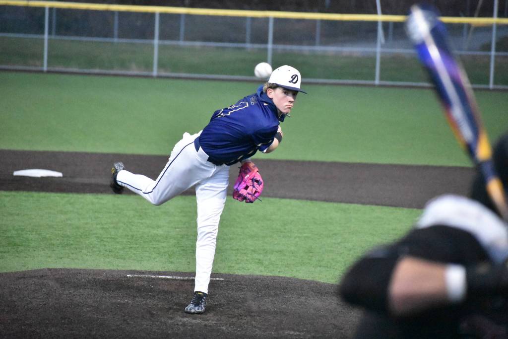 Tyler Buol makes a pitch against Kentlake. Ben Ray / The Mirror
